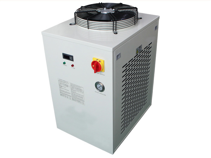 UV LED固化光源設(shè)備的三大配置照射頭、水冷機(jī)、電源驅(qū)動(dòng)